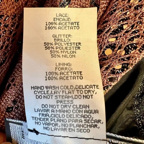 Elegant Lace Mini Dress in Mauve - Picture 6 of 16